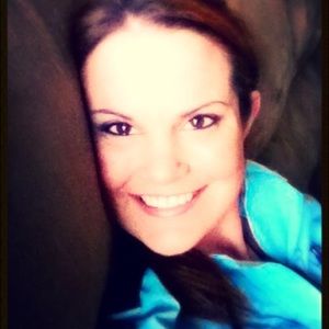 Meet your Posher, Adrianne